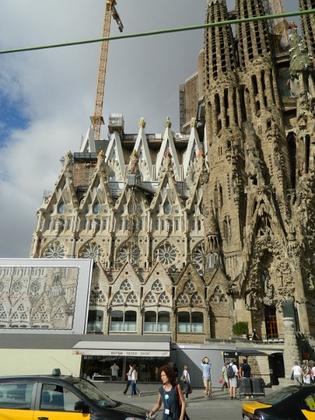 gaudi_castle_0049.JPG