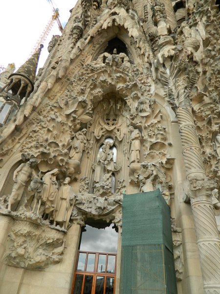 gaudi_castle_0075.JPG