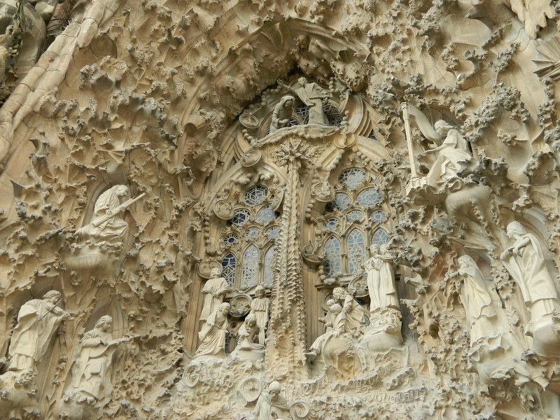 gaudi_castle_0077.JPG