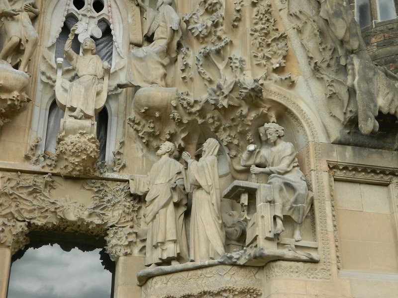 gaudi_castle_0078.JPG