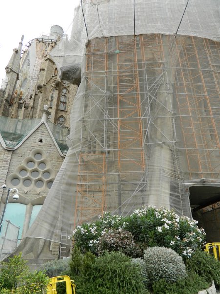 gaudi_castle_0103.JPG